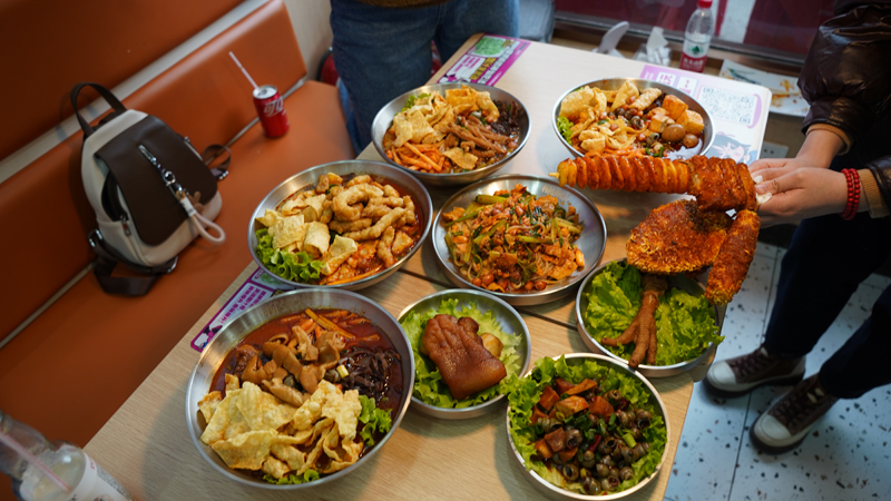 临沂开螺蛳粉加盟店选柳蛳蛳：40㎡+灵活店型，接住酸辣美食风口