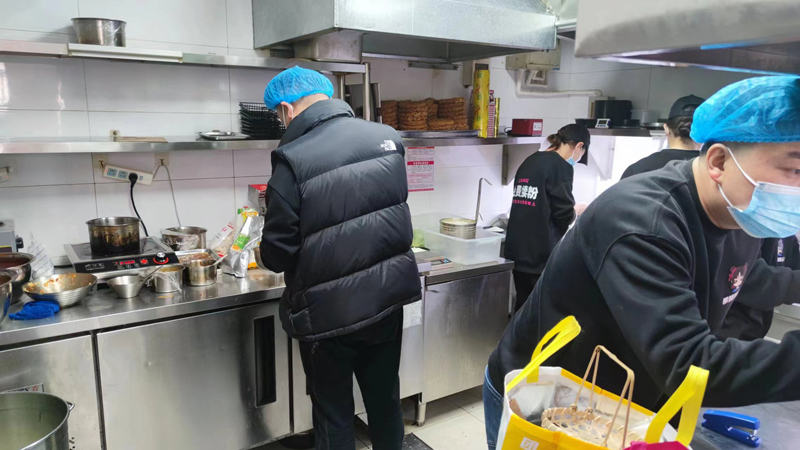 螺蛳粉火锅加盟开店需要多少钱：别为低频排场砸下重本